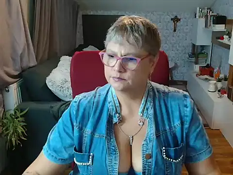NewHellen4you online show from 07.08.26