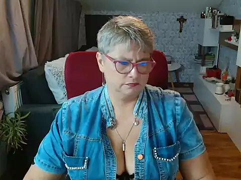 NewHellen4you online show from 07.10.26