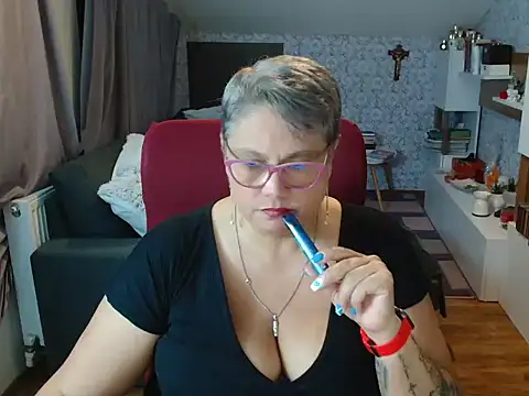 NewHellen4you online show from 07.20.26