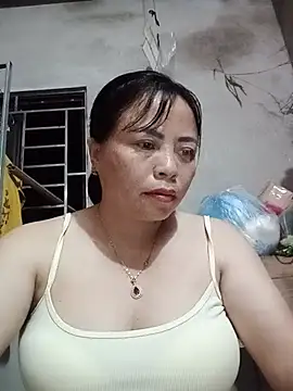 Snapshot of Lee_bee1 chatting on 07.17.26 Lee bee1 online show from 07.17.26
