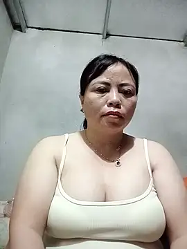 Snapshot of Lee_bee1 chatting on 07.23.26 Lee bee1 online show from 07.23.26