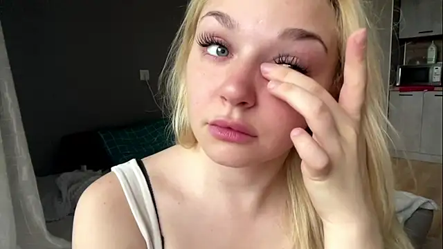 EvelynStars online show from 07.10.26