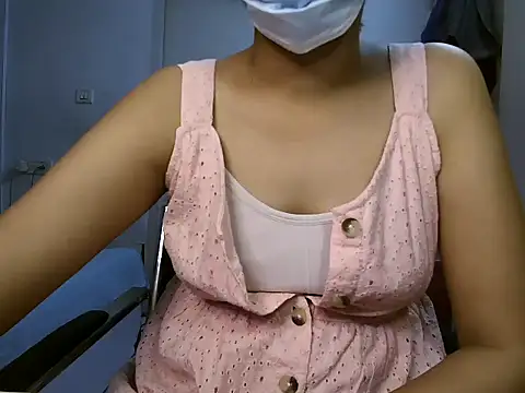 Snapshot of horny_prisha chatting on 07.11.26 horny prisha online show from 07.11.26