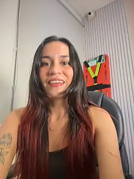 Snapshot of YanaRous_ chatting on 07.30.26 YanaRous online show from 07.30.26