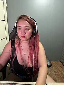 Snapshot of chloe_wonderlust chatting on 07.07.26 chloe wonderlust online show from 07.07.26