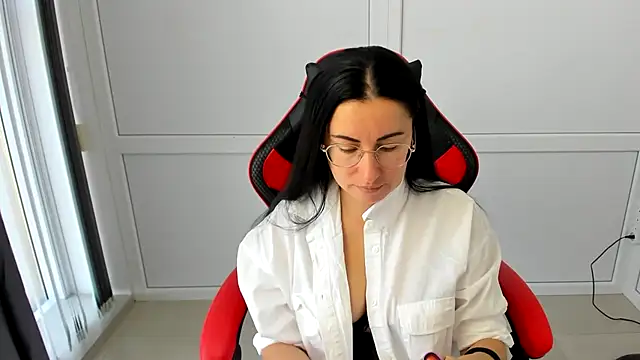Snapshot of ChloeVibee chatting on 07.19.26 ChloeVibee online show from 07.19.26