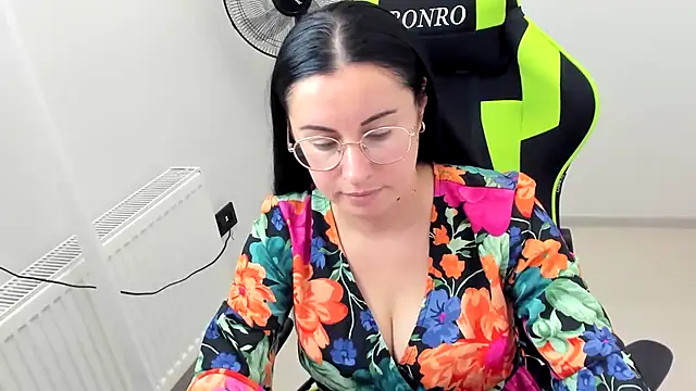 Snapshot of ChloeVibee chatting on 07.20.26 ChloeVibee online show from 07.20.26