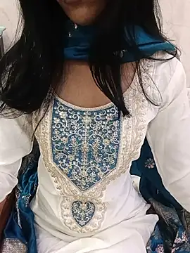 Daisy Shah  online show from 07.23.26