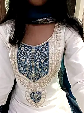 Daisy Shah  online show from 07.26.26
