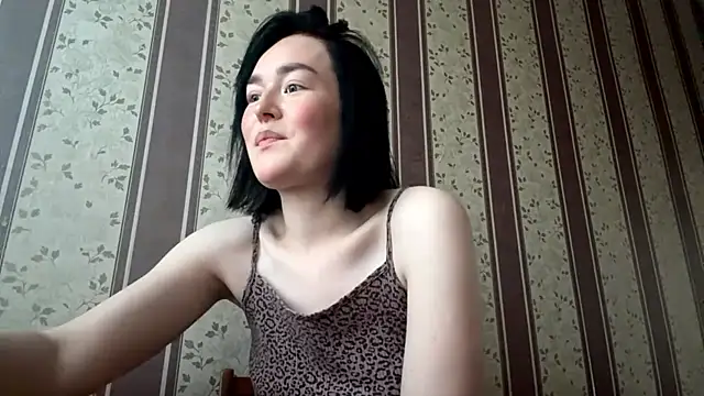 Snapshot of Snowmilly chatting on 07.16.26 Snowmilly online show from 07.16.26