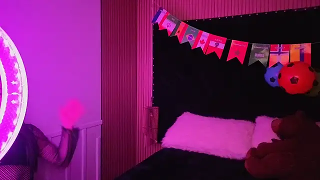 Kendall-Sweet online show from 07.11.26