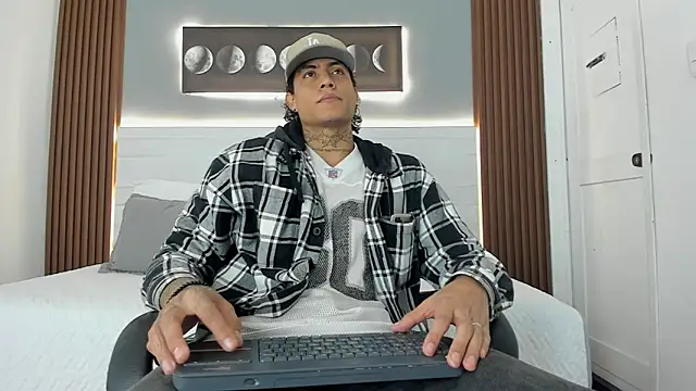 Damian romanoff  online show from 07.07.26