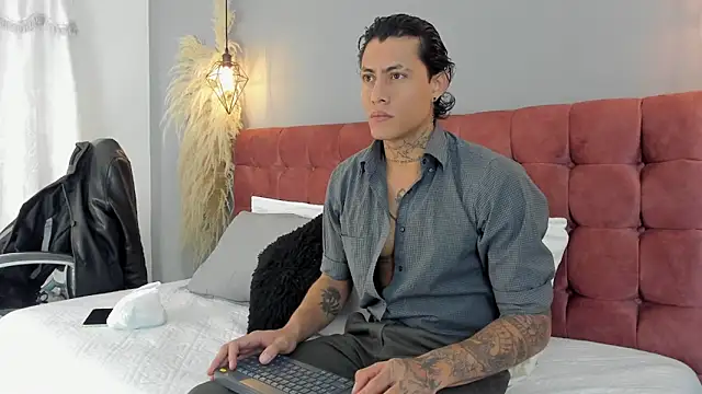 Damian romanoff  online show from 07.25.26