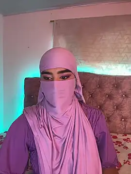 Snapshot of Aisha-Zayed chatting on 07.03.26 Aisha-Zayed online show from 07.03.26