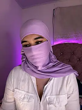 Snapshot of Aisha-Zayed chatting on 07.12.26 Aisha-Zayed online show from 07.12.26