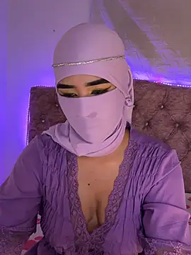 Snapshot of Aisha-Zayed chatting on 07.17.26 Aisha-Zayed online show from 07.17.26