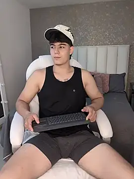 MaxCruz  online show from 07.15.26