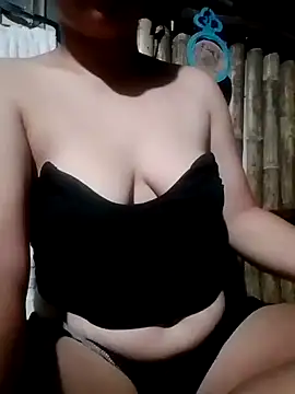 Snapshot of YummyPussy19 chatting on 07.19.26 YummyPussy19 online show from 07.19.26