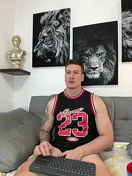 Snapshot of AlexHarrington chatting on 07.22.26 AlexHarrington online show from 07.22.26
