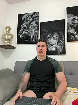 Snapshot of AlexHarrington chatting on 07.24.26 AlexHarrington online show from 07.24.26