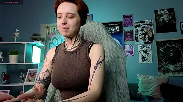 Snapshot of vixen_noir chatting on 07.26.26 vixen noir online show from 07.26.26
