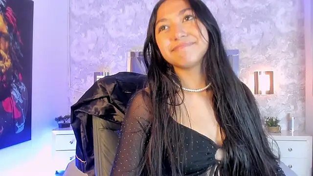 Snapshot of madyroa chatting on 07.25.26 madyroa online show from 07.25.26
