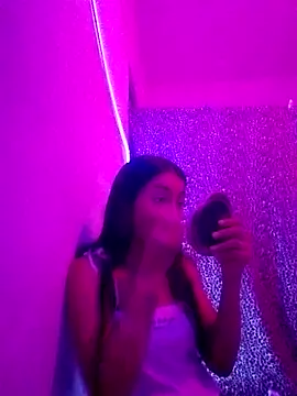 MeganHoott online show from 07.18.26