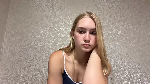 Snapshot of blondegirl2026 chatting on 07.06.26 blondegirl2026 online show from 07.06.26