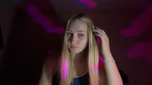 Snapshot of blondegirl2026 chatting on 07.14.26 blondegirl2026 online show from 07.14.26