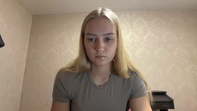 Snapshot of blondegirl2026 chatting on 07.16.26 blondegirl2026 online show from 07.16.26