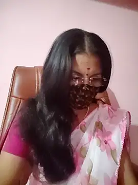 Snapshot of tamil_peenqueen chatting on 07.15.26 tamil peenqueen online show from 07.15.26