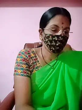 Snapshot of tamil_peenqueen chatting on 07.20.26 tamil peenqueen online show from 07.20.26