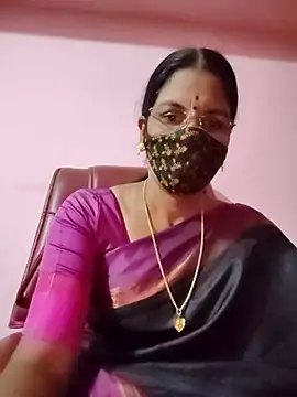 Snapshot of tamil_peenqueen chatting on 07.28.26 tamil peenqueen online show from 07.28.26