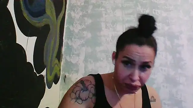 Snapshot of imisamoore69 chatting on 10.25.25 imisamoore69 online show from 10.25.25