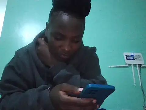 Snapshot of hornysandry chatting on 07.17.26 hornysandry online show from 07.17.26