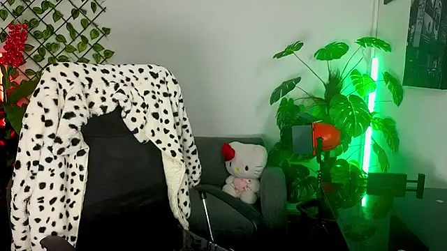 Mia Green  online show from 07.16.26