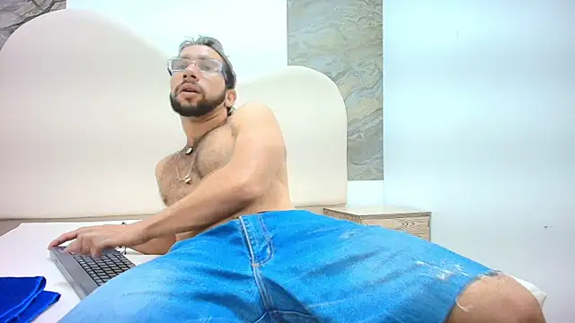 Snapshot of FELIPE_DIAMOND chatting on 07.27.26 FELIPE DIAMOND online show from 07.27.26
