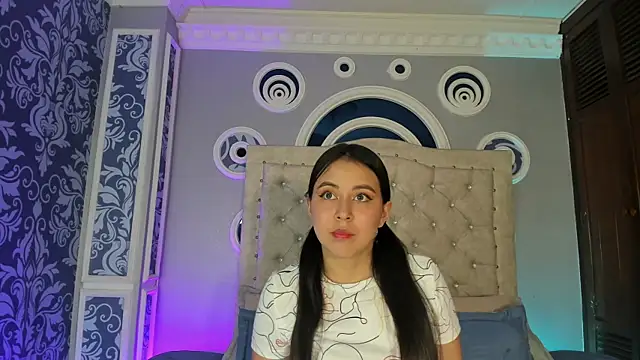 Snapshot of zoe_pettite__ chatting on 07.19.26 zoe pettite online show from 07.19.26