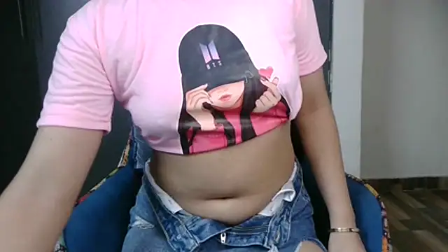 Snapshot of Rose_On_Rise chatting on 07.25.26 Rose On Rise online show from 07.25.26