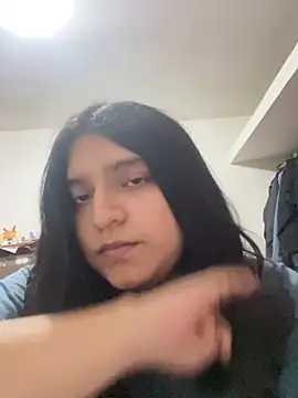 petitelatino online show from 07.04.26