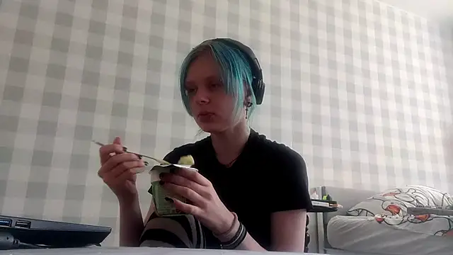 Snapshot of ZolaCoonradt chatting on 07.20.26 ZolaCoonradt online show from 07.20.26