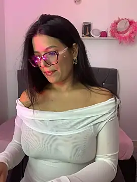 Snapshot of CATHA-9 chatting on 07.27.26 CATHA-9 online show from 07.27.26