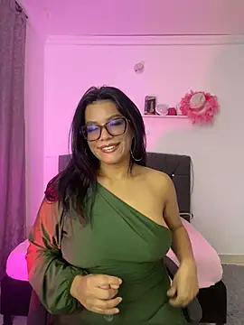 Snapshot of CATHA-9 chatting on 07.28.26 CATHA-9 online show from 07.28.26