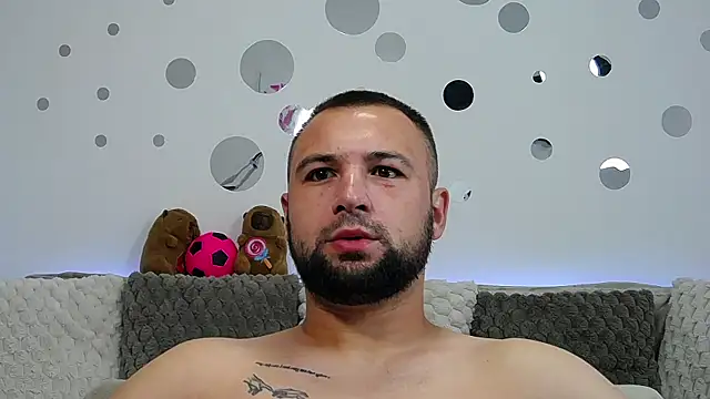 Snapshot of liam_studd chatting on 07.05.26 liam studd online show from 07.05.26
