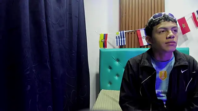 Snapshot of Mike_red chatting on 07.16.26 Mike red online show from 07.16.26