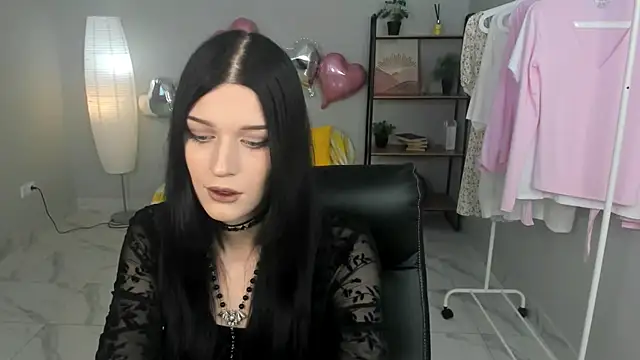 Snapshot of Emily__Wood chatting on 07.24.26 Emily Wood online show from 07.24.26