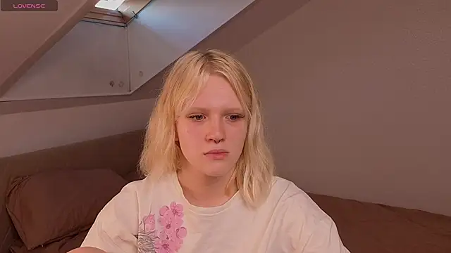 Lilly Jhonass online show from 07.17.26