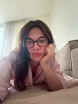 Snapshot of Sophie_Virginia chatting on 07.15.26 Sophie Virginia online show from 07.15.26