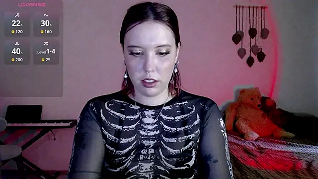 ember lune online show from 07.14.26