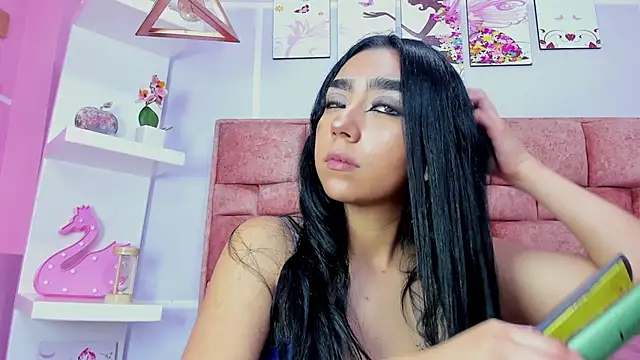 Snapshot of evelyn_noa chatting on 07.17.26 evelyn noa online show from 07.17.26